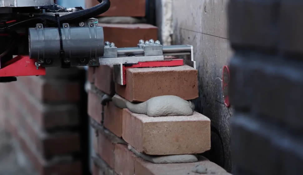 Голландский стартап Monumental использует роботов для кладки кирпичей